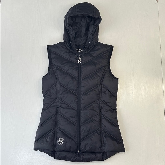Michael Kors Lightweight Down Filled Puffer Vest - Picture 1 of 12